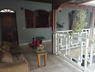 Casa com 3 quartos à venda no bairro Serrano, 250m²