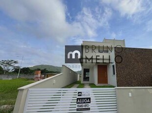 Casa de 180 m² com 3 dormitórios sendo 2 suítes no Villa Pamplona do Rio Tavares - Floripa