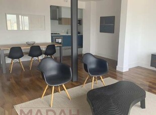 Excelente apartamento amplo, com 2 dormitórios, mobiliado, para locação na Vila Madalena