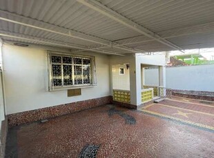 Vende-se Casa na Rua Abaeté