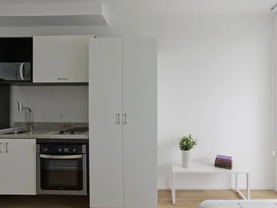 Apartamento com 1 Quarto para alugar, 21m² - Centro