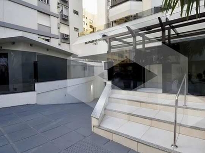 Apartamento de 3 quartos para alugar no bairro Centro