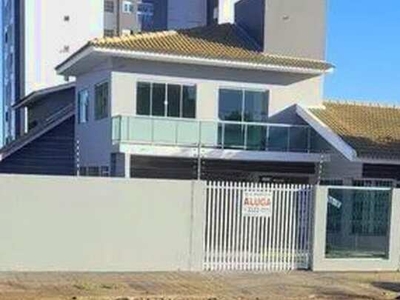 Casa com 3 dormitórios e Piscina para alugar, 248 m² por R$ 7.630/mês - Centro - Cascavel