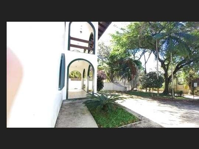 Casa com 5 suites em Serrinha