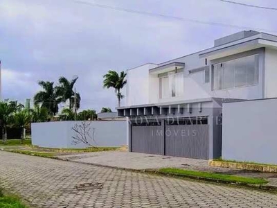 Casa com excelente localização, com luminosidade natural, bairro Prainha