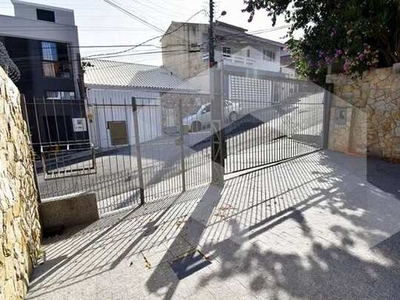 Casa de 5 quartos para alugar no bairro Centro