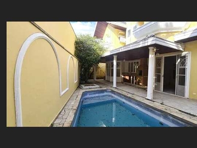 Casa para alugar em condomínio - 4 quartos - com 350 m² - Residencial Altos Da Serra II