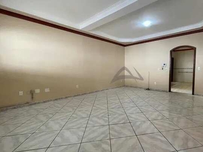 Casa para alugar em Jardim Das Paineiras de 451.00m² com 4 Quartos, 2 Suites e 4 Garagens