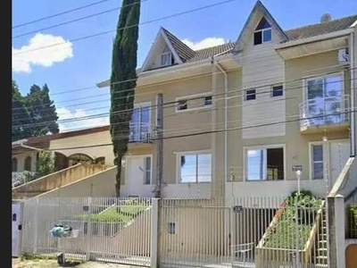 Casa para aluguel possui 234 metros quadrados com 3 quartos em Santo Inácio - Curitiba - P