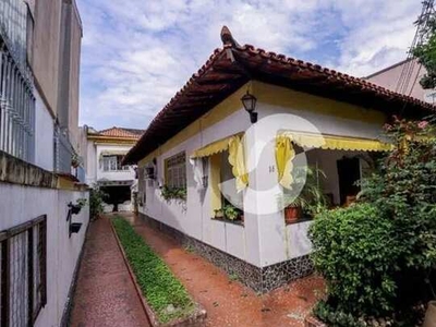 Casa para venda em São Francisco com 4 quartos e 300m² - Niterói - RJ