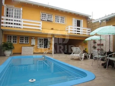 Casa residencial com 4 dormitórios sendo 3 suítes no bairro Ipanema.
