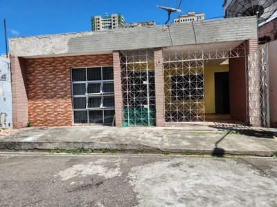 Casa térrea em Condomínio fechado em Nazaré