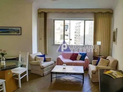 Excelente apartamento 3 quartos com 1 vaga de garagem no Posto 6 de Copacabana
