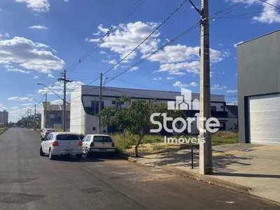 Galpão para alugar, 198 m² por R$ 5.000/mês - Novo Mundo - Uberlândia/MG