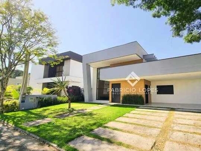 Maravilhosa e Elegante Casa Térrea para venda em Condomínio Nobre em Jacareí/SP
