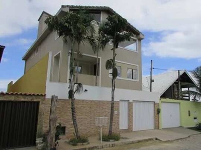 Ótima casa com cinco quartos e piscina em Vargem Pequena/RJ