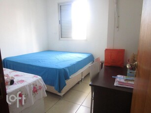 Apartamento à venda em João Pinheiro com 180 m², 3 quartos, 1 suíte, 2 vagas