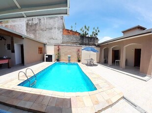 Aproveite linda casa com piscina 100metros d Praia