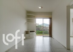Apartamento à venda em Taquara com 60 m², 2 quartos, 1 vaga