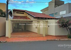 Casa Térrea com 3 Quartos à Venda por R$ 690.000
