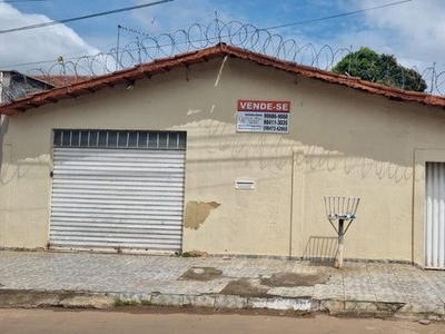 Casa para venda possui 150 metros quadrados com 3 quartos em Setor Garavelo - Goiânia - GO