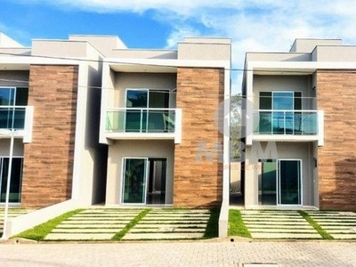 Vendo casa em condomínio no Eusébio com 100 m², 3 quartos e 2 vagas de garagem