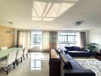 Apartamento à venda em Higienópolis com 143 m², 3 quartos, 1 suíte, 2 vagas