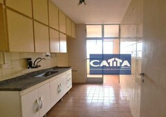 Apartamento à venda por R$ 320.000