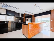 Casa no Bairro Vila Nova em Blumenau com 3 Dormitórios (3 suítes) e 298 m²