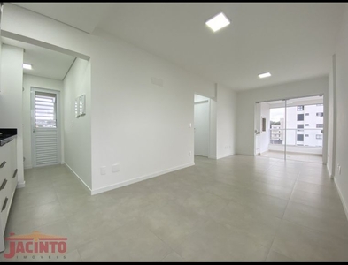 Apartamento no Bairro Itoupava Norte em Blumenau com 2 Dormitórios (1 suíte)