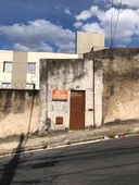 Casa com 2 quartos para alugar no bairro Santa Efigênia, 50m²