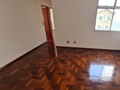 Excelente apartamento reformado no Caiçara