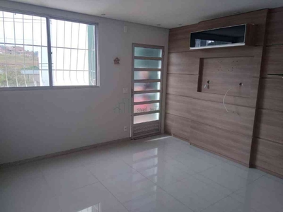 Apartamento com 2 quartos para alugar no bairro Jardim Vitória, 50m²