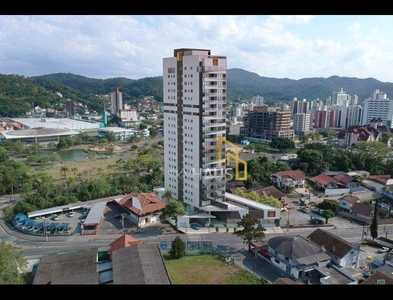 Apartamento no Bairro Victor Konder em Blumenau com 3 Dormitórios (1 suíte)