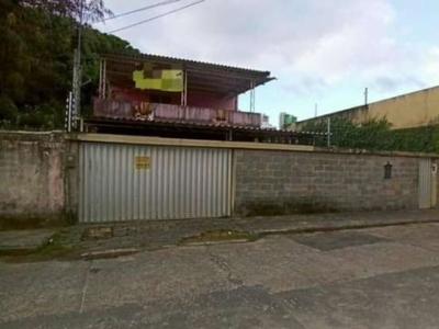 Casa com 5 quartos, à venda em recife, madalena