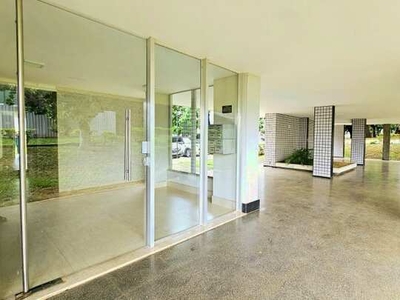 SQS 405 - BLOCO V - LOCAÇÃO APARTAMENTO 02 QUARTOS COM MOBÍLIA, 80m² ÚTEIS, PRÉDIO COM ELE