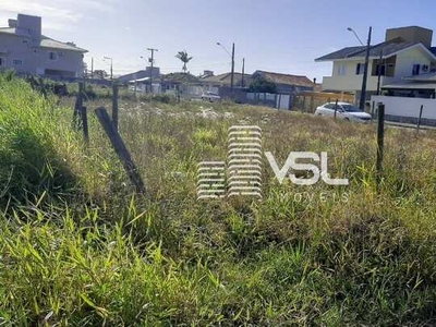 Terreno de esquina no bairro Carianos