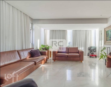 Apartamento à venda em Serra com 210 m², 4 quartos, 2 suítes, 4 vagas