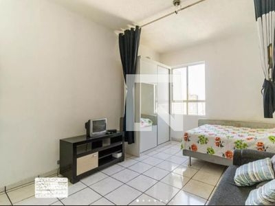 APARTAMENTO no 1º andar com 1 dormitório