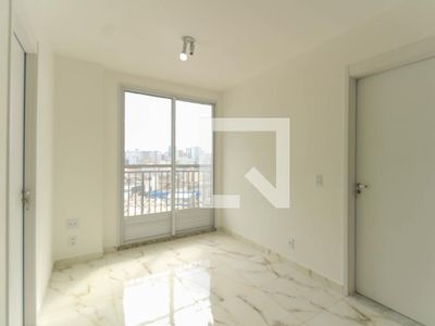 APARTAMENTO no 13º andar com 2 dormitórios