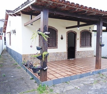 Casa no Centro no bairro Ponta Negra-Maricá.Porteira Fechada