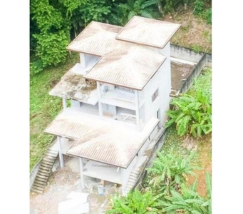 Casa em fase de acabamento 3 suítes Ubatuba