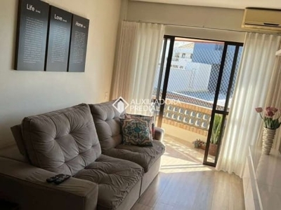 Cobertura com 3 quartos para alugar na rua rosa, 119, pantanal, florianópolis, 141 m2 por r$ 4.500