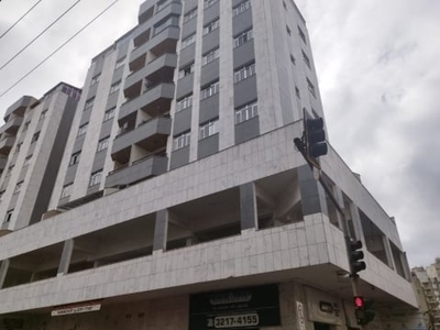 Cobertura de 2 quartos, suíte, elevador e 2 vagas- centro- juiz de fora