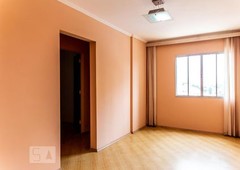 APARTAMENTO no 4º andar com 2 dormitórios e 1 garagem