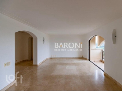 Apartamento à venda em Alto de Pinheiros com 248 m², 3 quartos, 1 suíte, 4 vagas