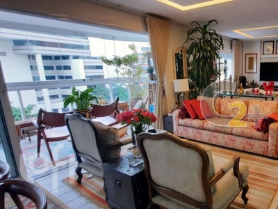 Apartamento à venda em Vila Olímpia com 120 m², 2 quartos, 1 suíte, 3 vagas