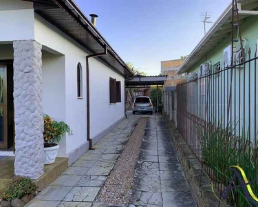 Casa com amplo terreno e 3 quartos no bairro São Luiz