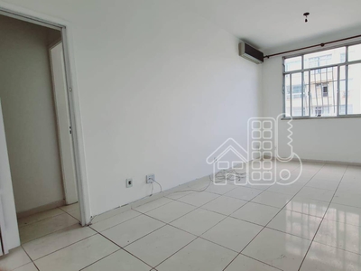 Apartamento em Santa Rosa, Niterói/RJ de 115m² 2 quartos para locação R$ 1.800,00/mes