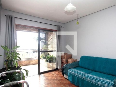 APARTAMENTO no 1º andar com 2 dormitórios